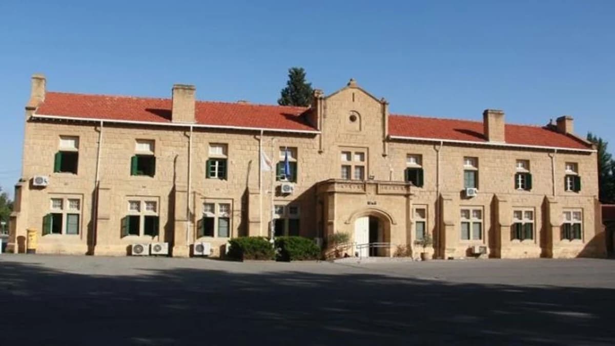 Υπόθεση πολιτογραφήσεων: Συλλούρης και Τζιοβάνη σε απολογία