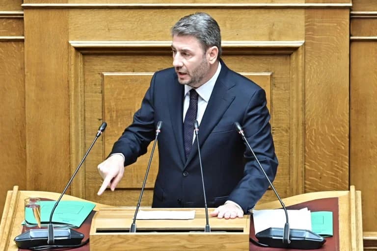 Androulakis: Spannungen im Parlament wegen Voruntersuchungsausschuss – Vorwürfe gegen ND