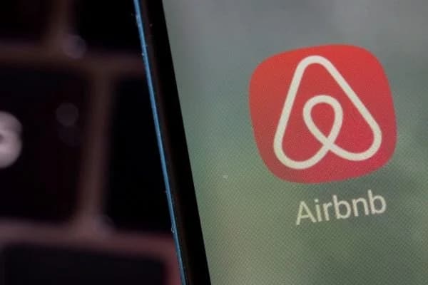 בעלי Airbnb מכינים תביעות משפטיות על בדיקות