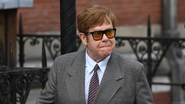 Elton John celebra 35 años de sobriedad