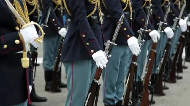 Enmienda para traslados de estudiantes de escuelas militares