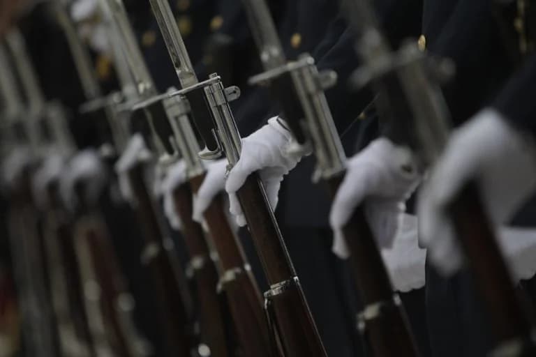 Enmienda para traslados de hermanos en Academias Militares