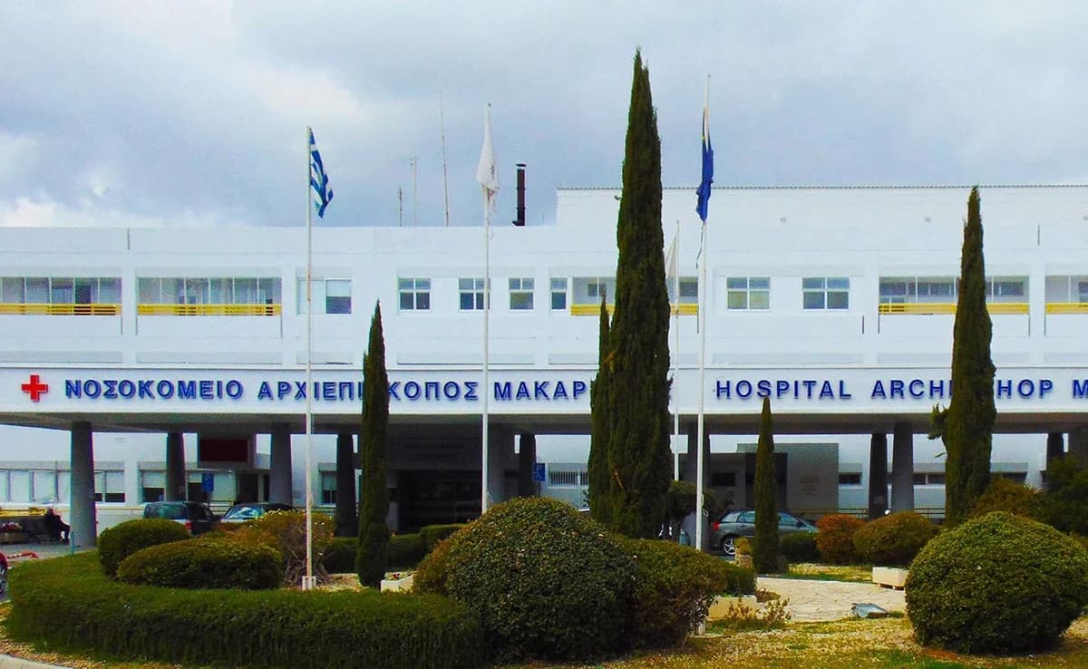 Peticiones para revertir el traslado de una maestra de la escuela del Hospital Makarios