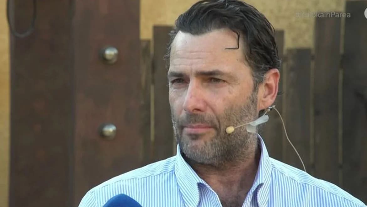 Παναγιώτης Μπουγιούρης: Πιεστικές καταστάσεις από θαυμάστριες στο θέατρο