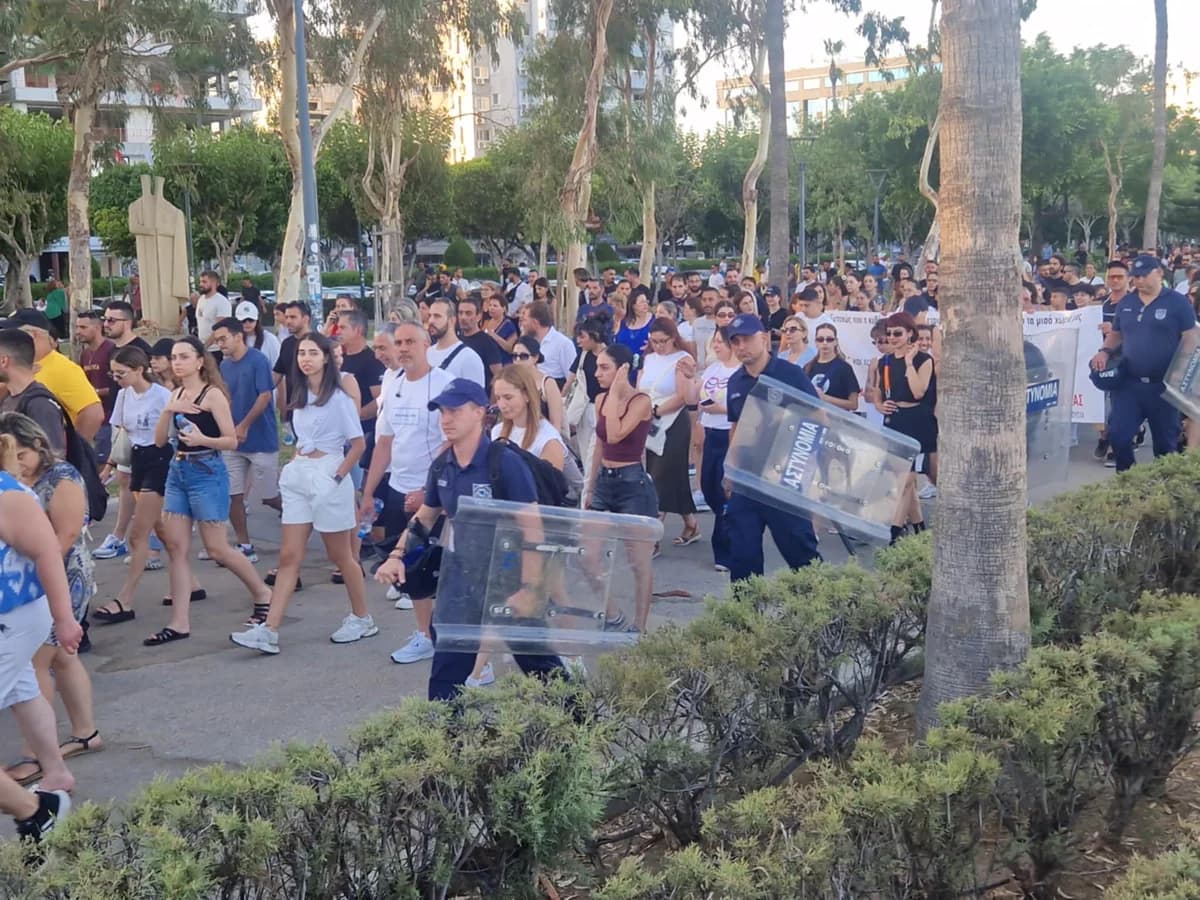 Protest in Limassol Over Fires: Emotion and Solidarity