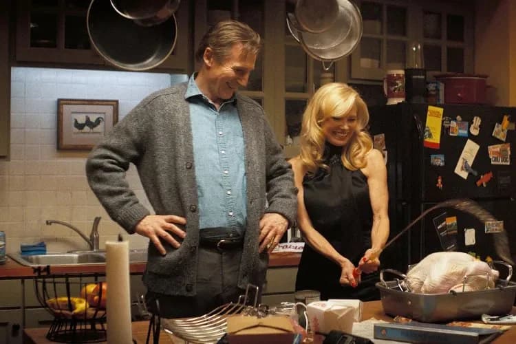 Pamela Anderson: La ayuda de Liam Neeson en el rodaje de 'Naked Gun'