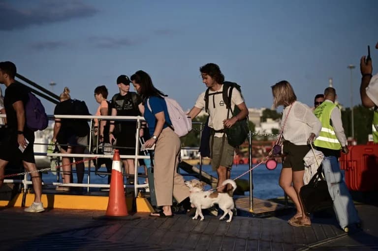 Exodus of Vacationers: Traffic Congestion in Piraeus