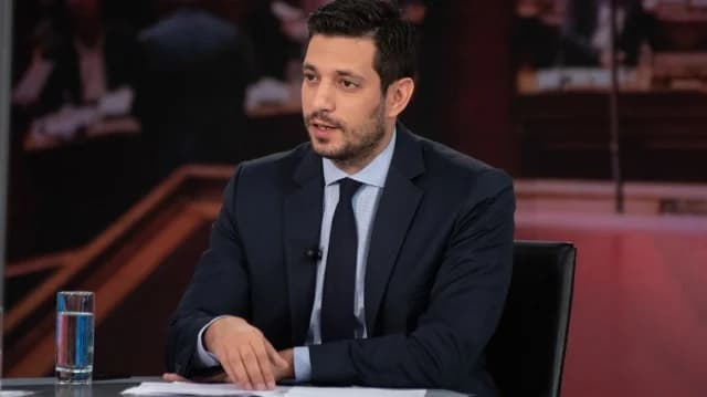 K. Kyranakis: Fin a la falta de aire acondicionado en el transporte público, rendición de cuentas por el metro sin refrigeración