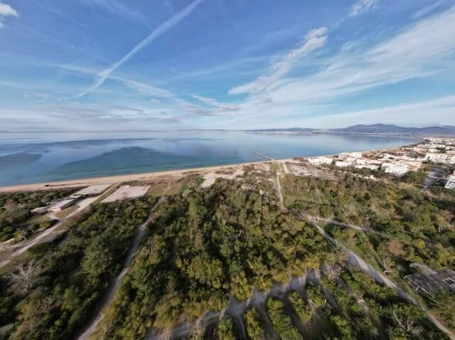 Hellenic Corporation of Assets and Participations: Vereinbarung zur Entwicklung von 'Agia Triada Beach and Camping' unterzeichnet
