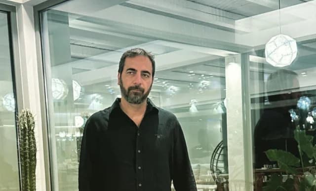 Loris Loizidis und Styliana Maragou: Seltenes Foto mit ihren Zwillingstöchtern
