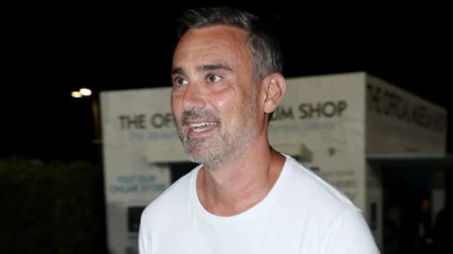 Giorgos Kapoutzidis feiert 53. Geburtstag mit Tauchen in Ägina