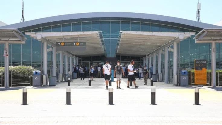 איסור קבוע למוניות בנמלי התעופה לרנקה ופאפוס