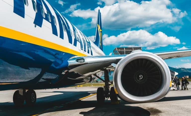 Ryanair Cuts Flights to France Over Tax Dispute