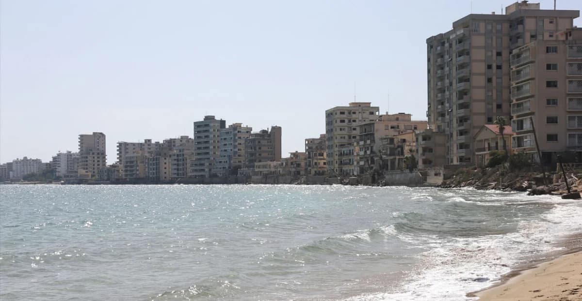 Αντικατοχική εκδήλωση και πορεία του Δήμου Αμμοχώστου με τον Πρόεδρο Χριστοδουλίδη