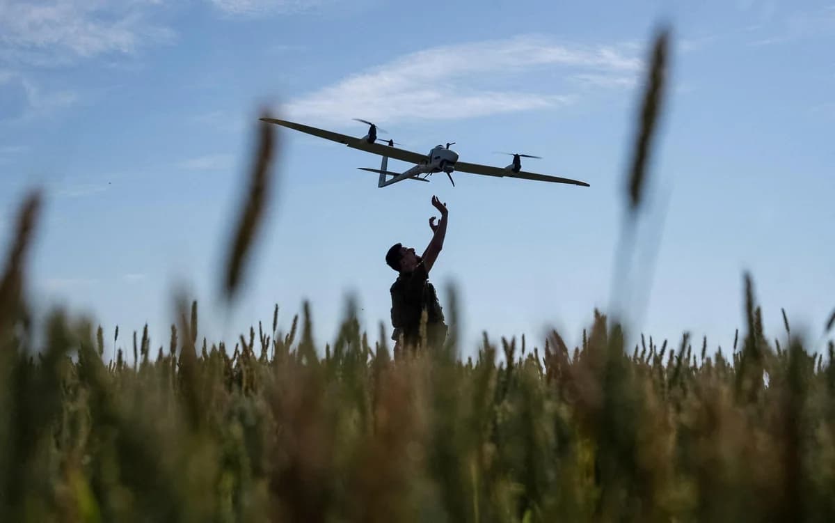 Ukraine: Angriffe auf russische Ölanlagen und Flugplatz
