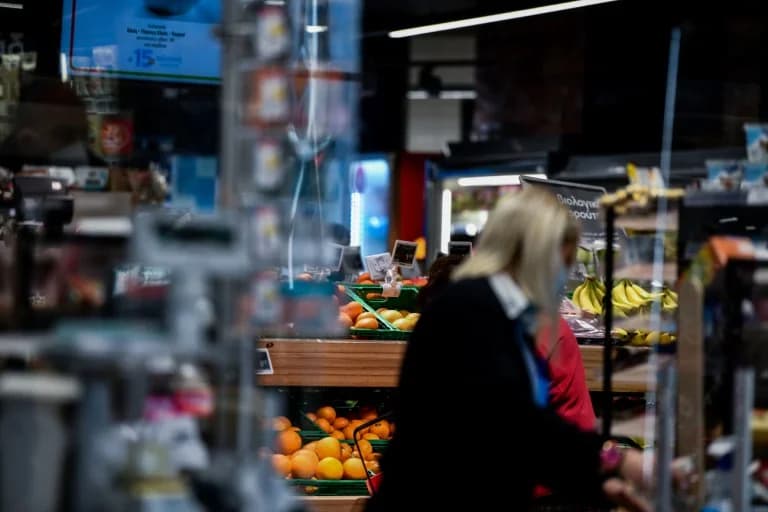 סיריזה: אינפלציה גבוהה ורווחי קרטל תחת מיצוטקיס