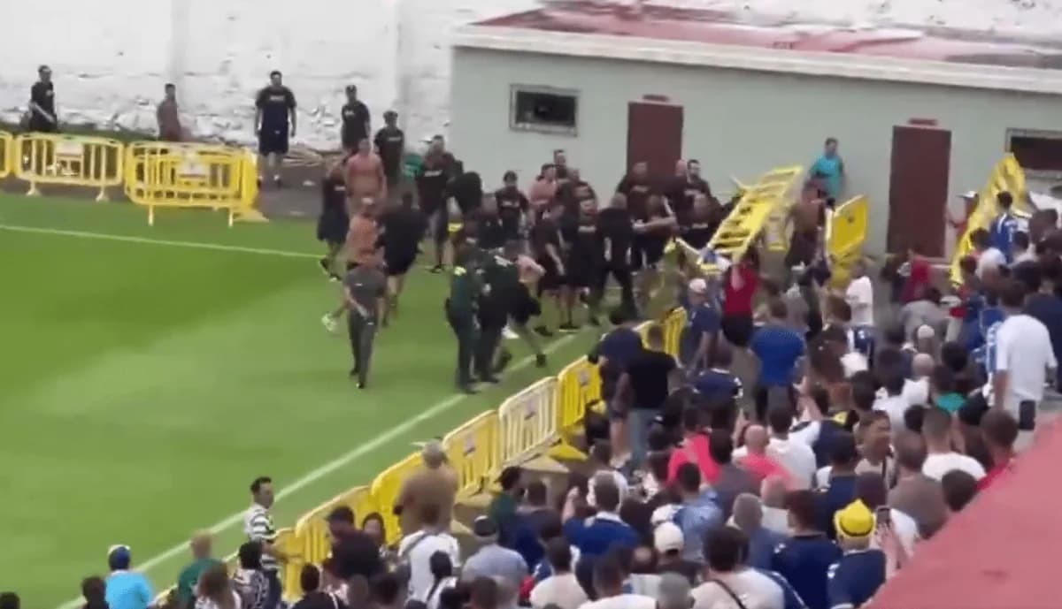 Violentos enfrentamientos entre aficionados de Las Palmas y Tenerife en el Trofeo Teide (video)