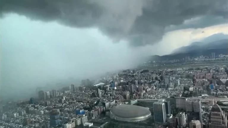 Taiwán: Tormenta apocalíptica cubre Taipéi [Video]