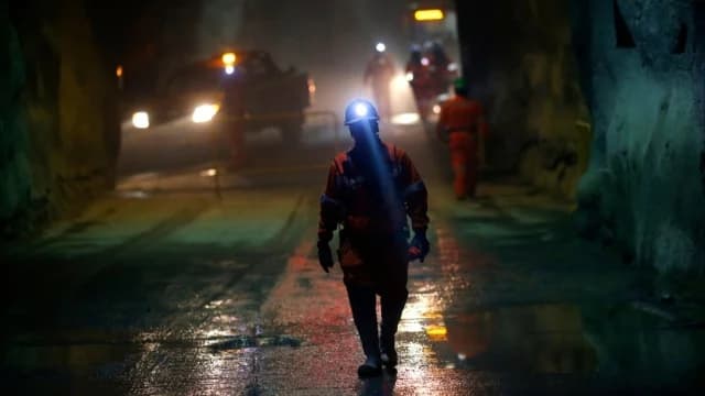 Чили: двое погибших, шахтеры оказались в ловушке после обрушения шахты