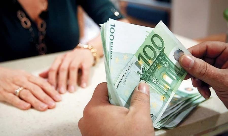 Πολλαπλές συντάξεις και επικοινωνιακά παιχνίδια στην Κύπρο
