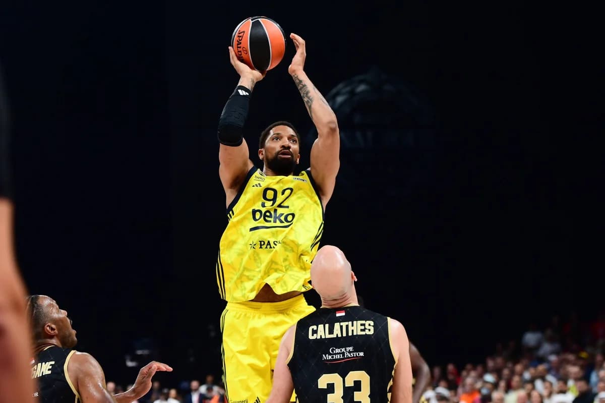 Kem Birch setzt Karriere bei Fenerbahce fort