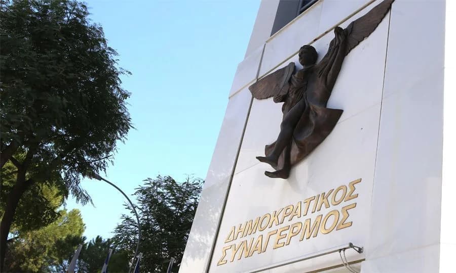 ΔΗΣΥ: «Επικίνδυνη κίνηση» το κλείσιμο των οδοφραγμάτων