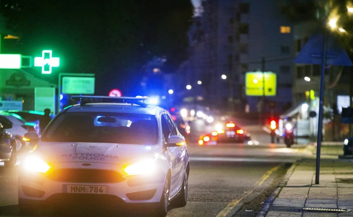 Αγία Νάπα: Μεθυσμένος επιτέθηκε σε αστυνομικούς και προσπάθησε να τους δωροδοκήσει