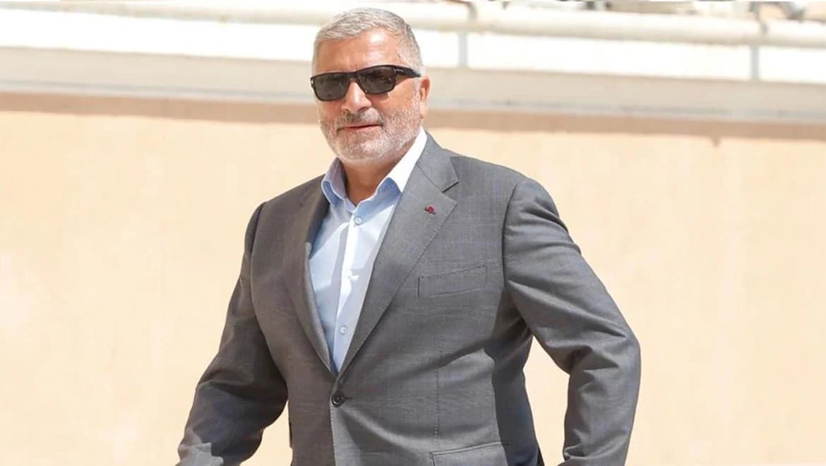Giorgos Patoulis: Religiöse Hochzeit von Freunden, um seinen Sohn zu taufen