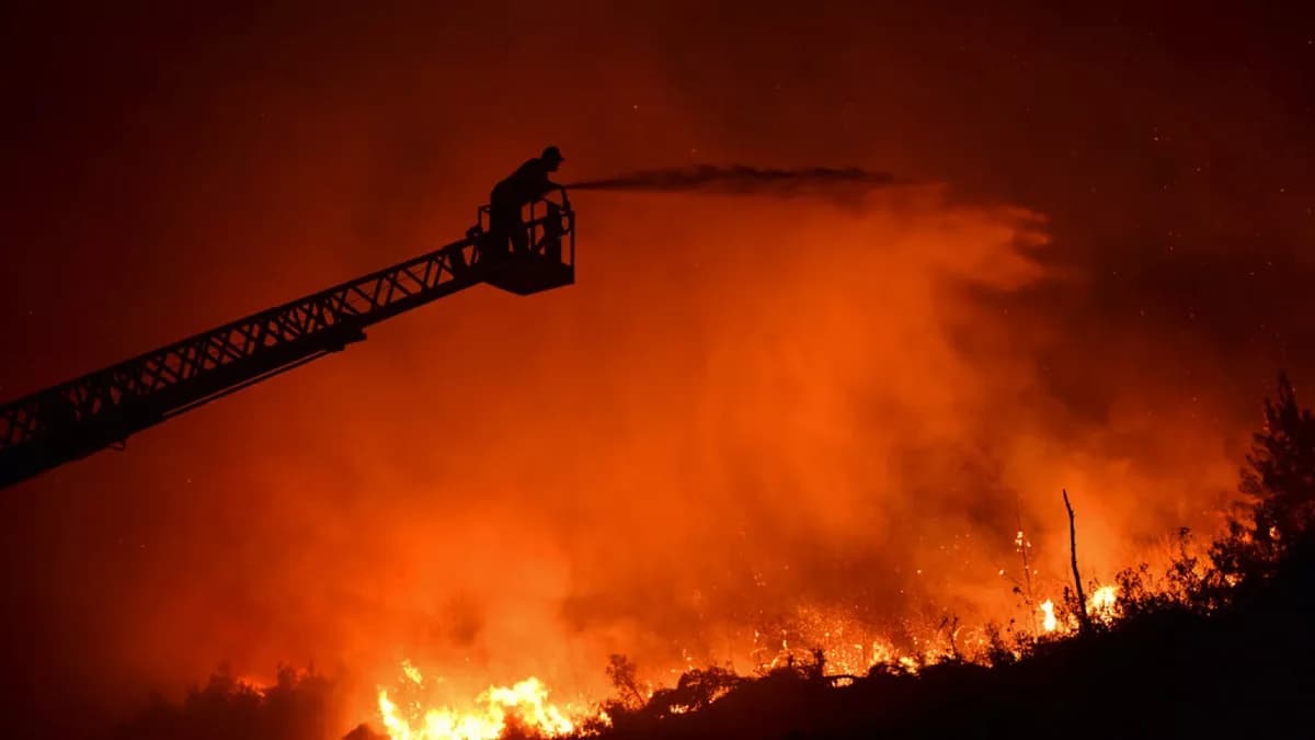 Christofides: Verzögerungen bei der Einstellung von Feuerwehrleuten