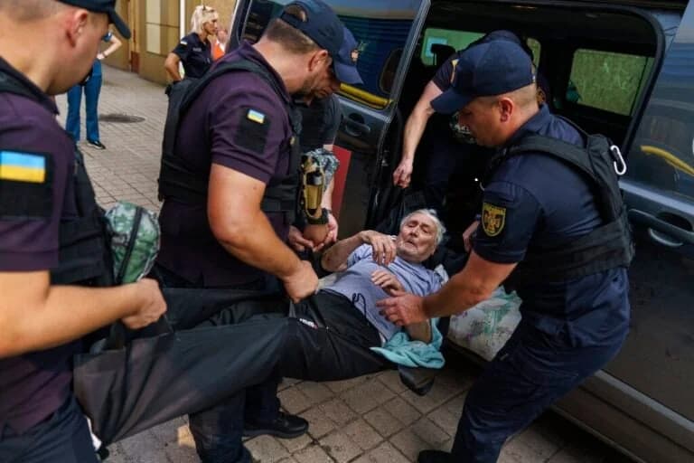 Russland: Bus kollidiert mit Zug in St. Petersburg – Ein Toter