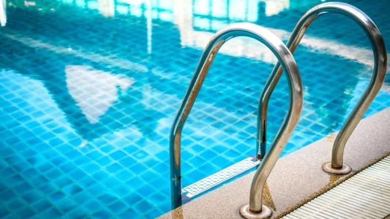 Kreta: 78-jährige britische Touristin tot im Hotelpool gefunden