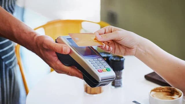 e-EFKA and DYPA Payments Until August 8: All Amounts and Beneficiaries