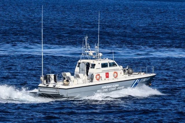 Jalkidiki: Una joven de 22 años herida en una colisión de lancha rápida – El capitán estaba borracho