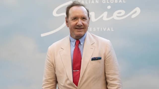 Kevin Spacey: Stage Comeback in Limassol with Songs & Stories