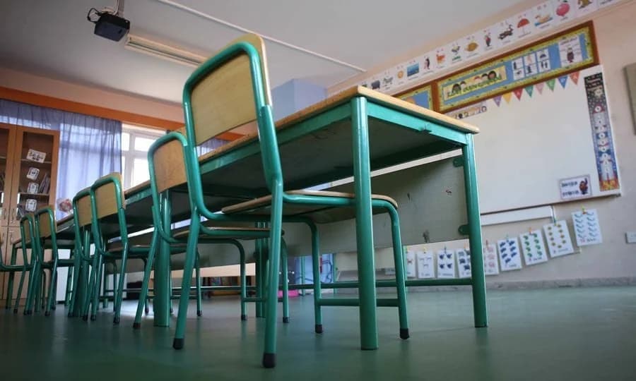 Präsidentielle Überweisung bezüglich Benachrichtigung der Eltern bei Abwesenheit akzeptiert