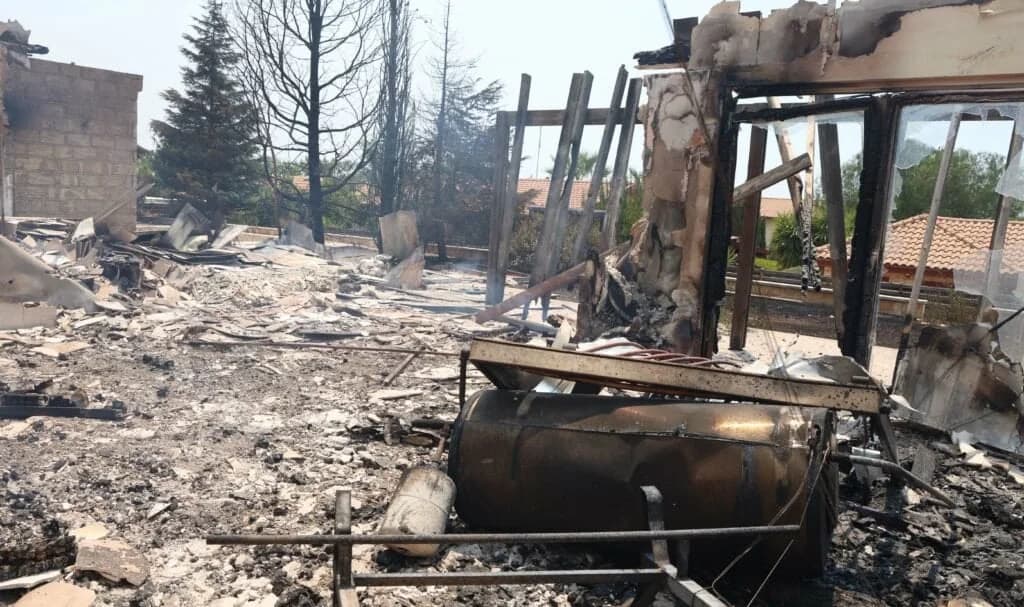 Apoyo continuo a las víctimas de los incendios en las tierras altas de Limassol