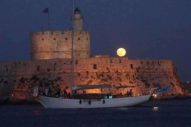 Vollmond im August 2025: Freier Eintritt in 114 Museen und Denkmäler