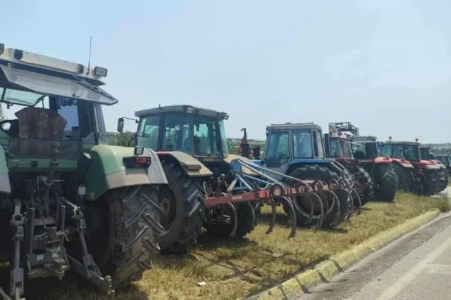 חקלאי סלוניקי: חסימות במודיאניה לאחר 15 באוגוסט