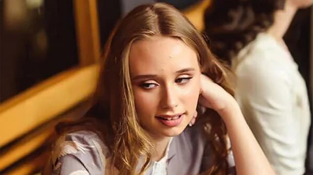 Supuesta hija de Putin critica a su padre y apoya a Ucrania