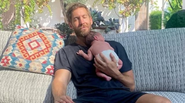 Calvin Harris gibt Geburt seines Sohnes bekannt und erntet Kritik für Plazenta-Fotos