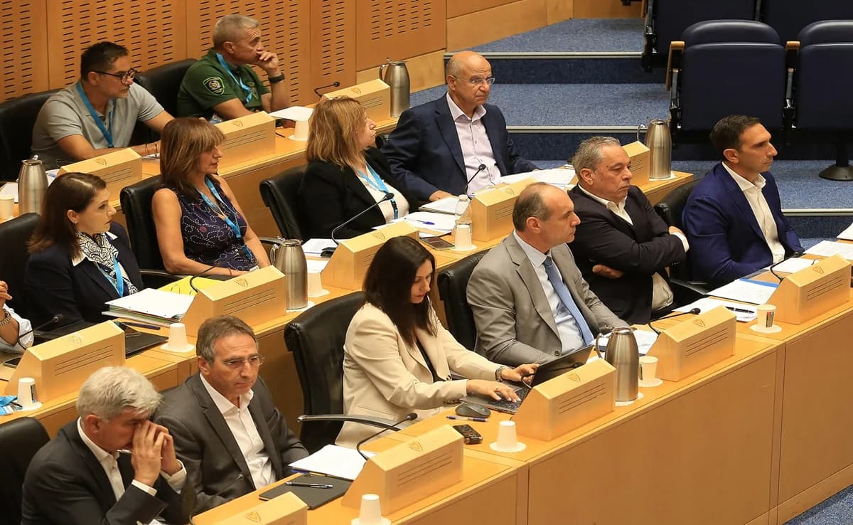 Spannungen im Parlament wegen des Brandes in Limassol: Rechenschaftspflicht gefordert