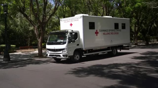 La Fundación Latsis dona una unidad móvil de donación de sangre a la Cruz Roja Helénica