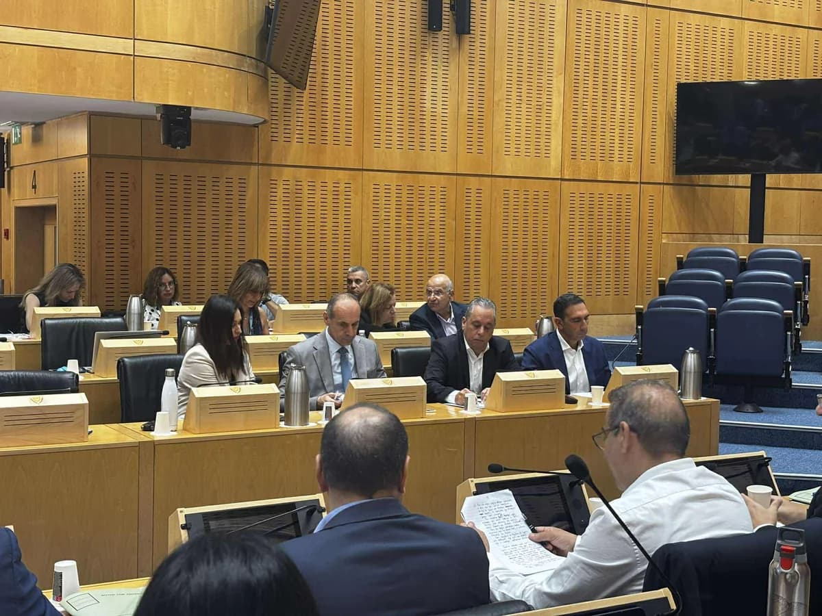 Parlament kommt erneut wegen des tödlichen Brandes in Limassol zusammen