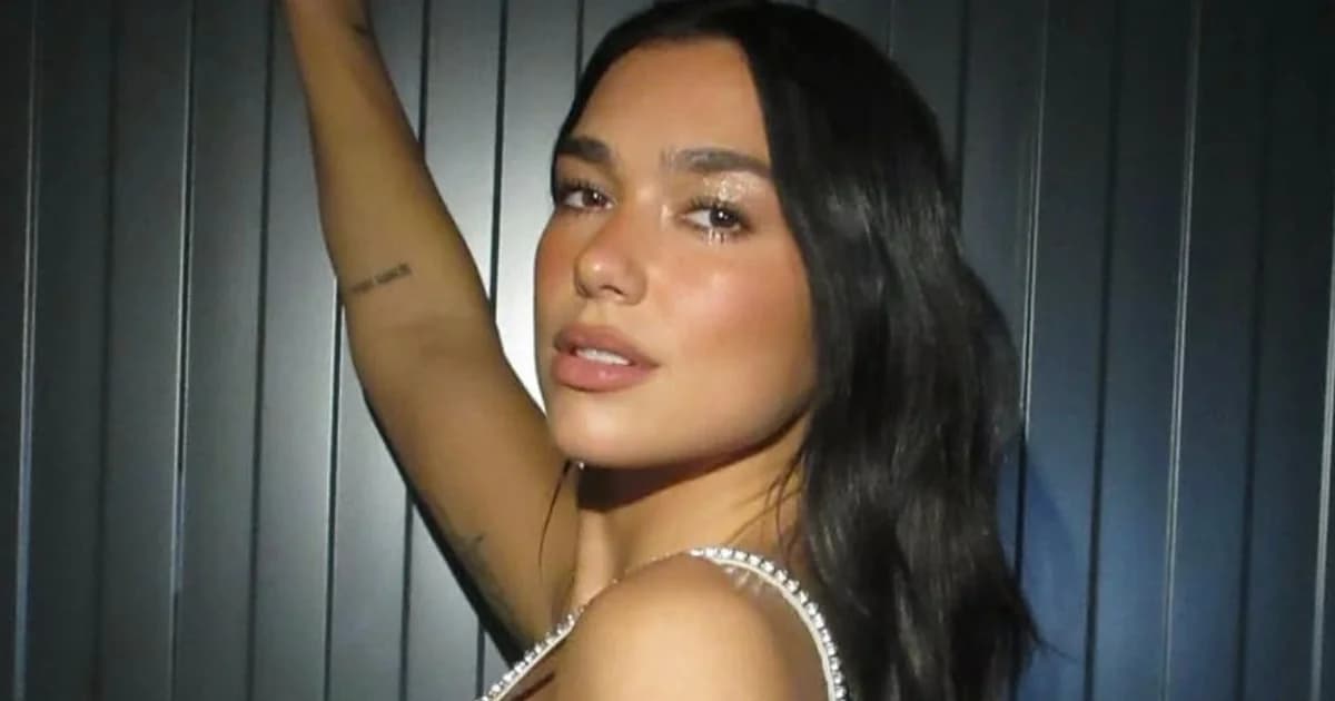Η Dua Lipa και η τάση του 'sunburn blush'