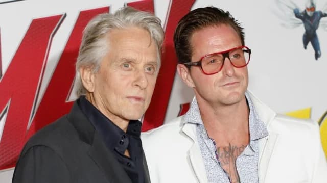 Michael Douglas und Sohn Cameron spielen gemeinsam in 'Looking Through Water'