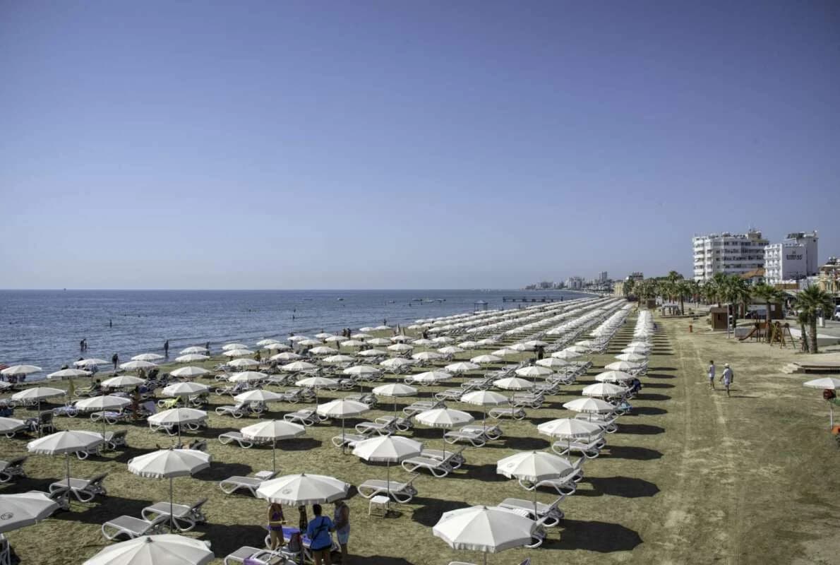 Lárnaca: Detención por robo en la playa de Finikoudes