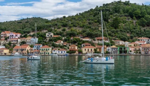 Παξοί και Ιθάκη εξετάζουν «εισιτήριο» για ημερήσιους επισκέπτες