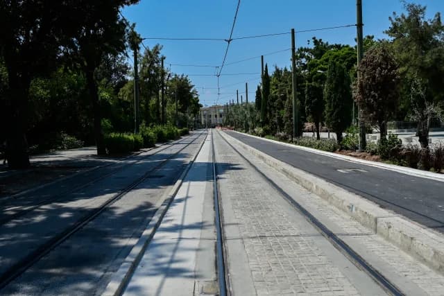 Athen: Straßenlaternen nach Vandalismus ersetzt
