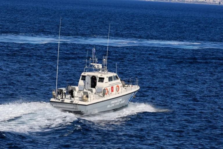 Χαλκιδική: Σκάφος προσέκρουσε στη Διάπορο – Τραυματίες