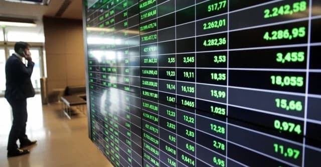 Athens Stock Exchange Slightly Up, Remains Near 15-Year Highs